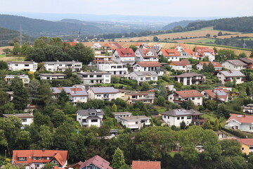 Fototapeta na wymiar Bad Wildungen: Stadtrandsiedlung.