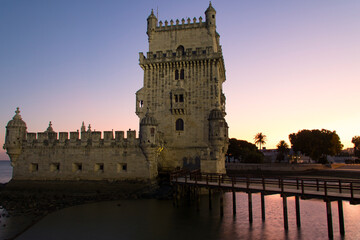 Fototapeta na wymiar visiting the Belem tower (Lisbon-Portugal)