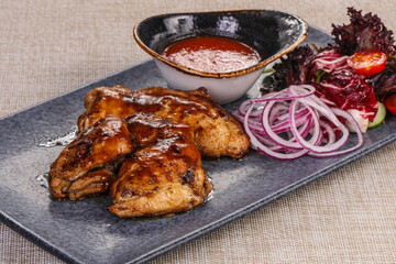 Grilled chicken with tomato sauce