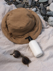 Mockup hat and sunglasses