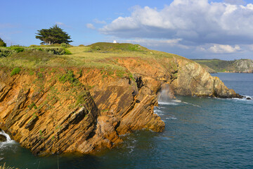 Fototapeta premium Paysage des roches ciselées de la pointe de Raguénez (29160 Crozon), département du Finistère en région Bretagne, France
