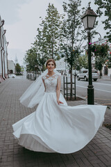 Obraz premium the bride is spinning 