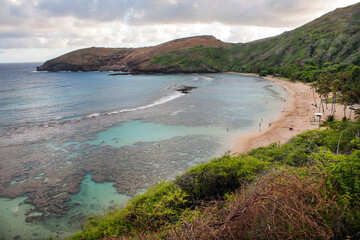 Fototapeta na wymiar Hanauma Bay, a marine embayment, located along the southeast coast of Oahu Island in Hawaii.