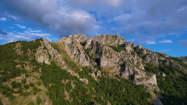 Mountains in the Vegalion area between Las Salas and Cremenes. In the surroundings of the river Esla and the Pico Jaido. Picos de Europa Regional Park. Leon province. Castilla y Leon, Spain, Europe