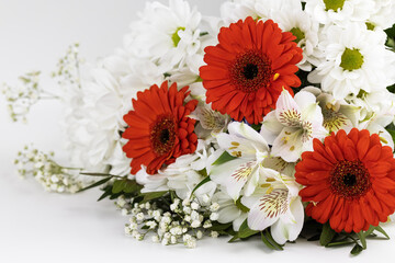  Bouquet Red Gerberas White