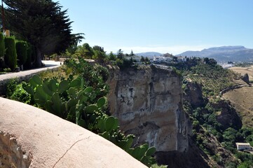 스페인 안달루시아 론다의 공원 절벽 마을