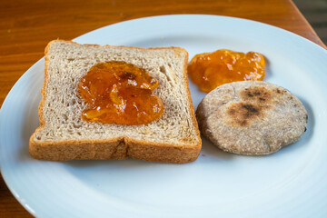 スリランカのコロンボにあるホテルにアーユルヴェーダを受けるために旅行している風景  A view of a hotel in Colombo, Sri Lanka, where I am traveling to receive Ayurveda treatment. 