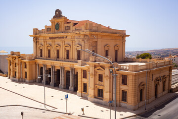Obraz premium The railway central station palace in Agrigento