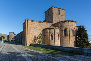 Fototapeta na wymiar Full view of San Vicente Cathedral, Basílica de San Vicente, Ávila medieval historic fortress as background