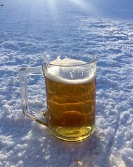 Beer and snow - obrazy, fototapety, plakaty