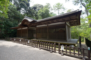 Obraz premium 石上神社 出雲建雄神社拝殿 奈良県天理市