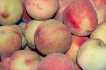 peach in the center of the frame