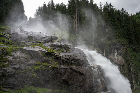 Krimmler Wasserfälle, Österreich, Tobender Wasserfall © StG Stockfoto