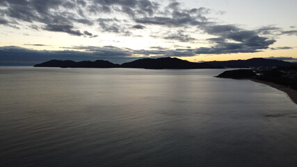 日本の夕日と海！地球のヒカリ