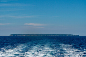 船から見た飛島