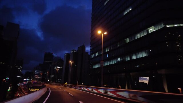 東京ドライブ車窓　首都高3号 夜明け