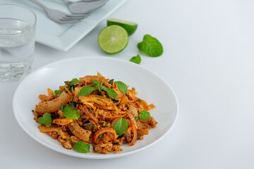 Spicy minced pork salad