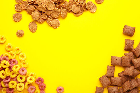 yellow, breakfast, kids, cereals, bowls, variety, shot, quick, cold, overhead, meal, delicious, snack, sweet, granola, grain, corn, crunchy, nutrition, sugar, food, dessert, oat, cornflakes, loops, fr