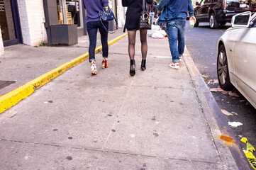 New Yorkers walking in Little Italy, New York City - obrazy, fototapety, plakaty