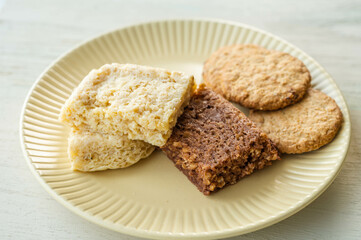 オートミールのふわふわ蒸しパンとオーツ麦のクッキー