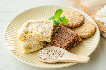 オートミールのふわふわ蒸しパンとオーツ麦のクッキー