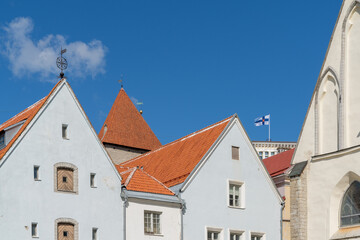 Fototapeta na wymiar historic old buildings in the old town center of Tallinn