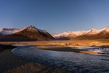 Fototapeta na wymiar góry na Islandii