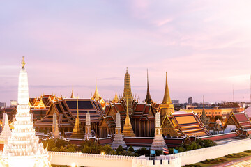 Fototapeta premium Grand palace and Wat phra keaw at sunset bangkok, Thailand