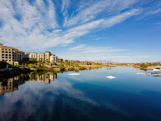Fototapeta premium Sunny view of the lake landscape of Lake Las Vegas