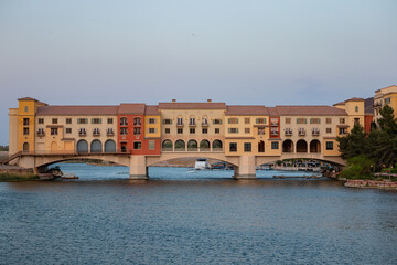 Obraz premium Sunset view of the lake landscape of Lake Las Vegas
