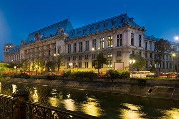 Fototapeta na wymiar Court of Apparel on banks of river Dambovita, Bucharest, Romania