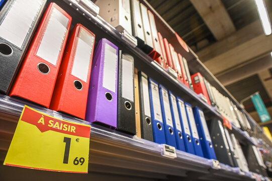 magasin vente achat materiel scolaire classeur rentree classe