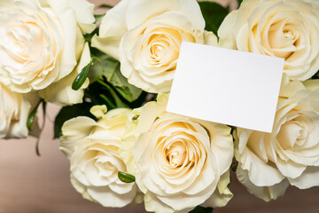 Gettig frame mock up card o white roses. Empty copyspace for text