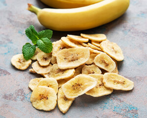 Dried candied banana slices or chips