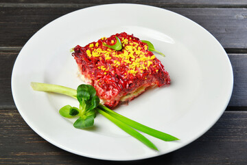 Easy Diet salad layers in the shape of a circle (tuna in oil, bo