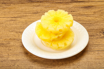 Sweet pineapple rings in the bowl