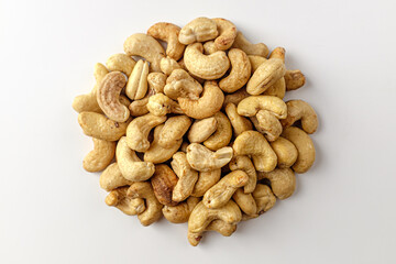 Fototapeta na wymiar cashew nuts on a white background