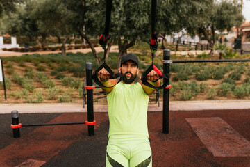 Obraz premium boy doing sports outdoors