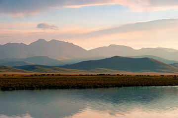 Obraz premium sunset over the lake