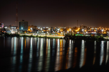 Obraz premium Jansen Lagoon in the city of Sao Luis, Maranhao, Brazil. nightscape, light reflections