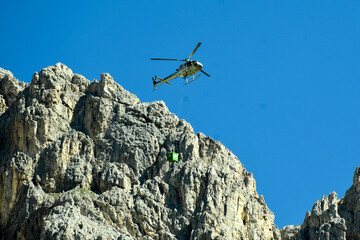 Elicottero in montagna