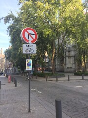 Panneau d'interdiction de tourner à droite en France