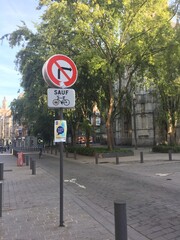 Panneau d'interdiction de tourner à droite en France