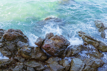 sea ​​waves and rocks