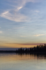 Obraz premium A Colourful Evening at Astotin Lake, Elk Island