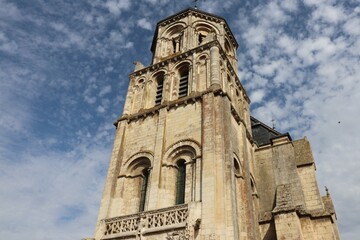 Fototapeta na wymiar L'eglise Sainte Radegonde, ville de Poitiers, departement de la Vienne, France