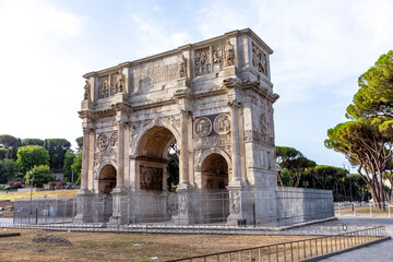 Fototapeta na wymiar Arch of Constantine in Rome Translation of the full registration : 