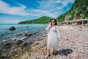 Travel to take photos on vacation at the sea.