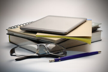 Electronic tablet and analogical stuffs to study