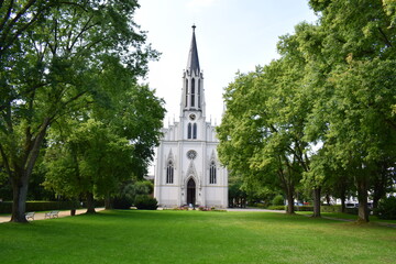 Fototapeta na wymiar Kirche St. Martin Bad Ems-Nassau am Kurpark von Bad Ems